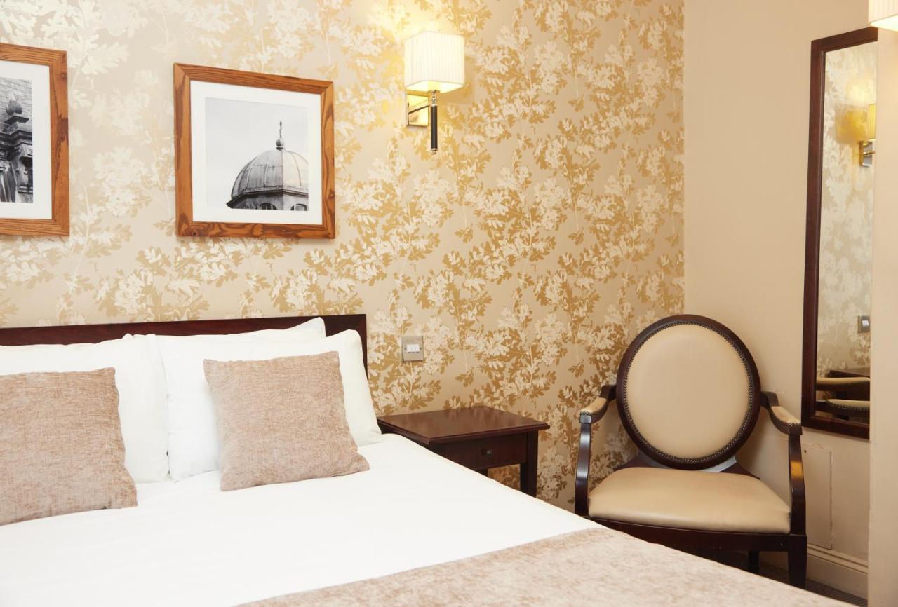 The Bell Hotel Woburn By Greene King Inns エクステリア 写真