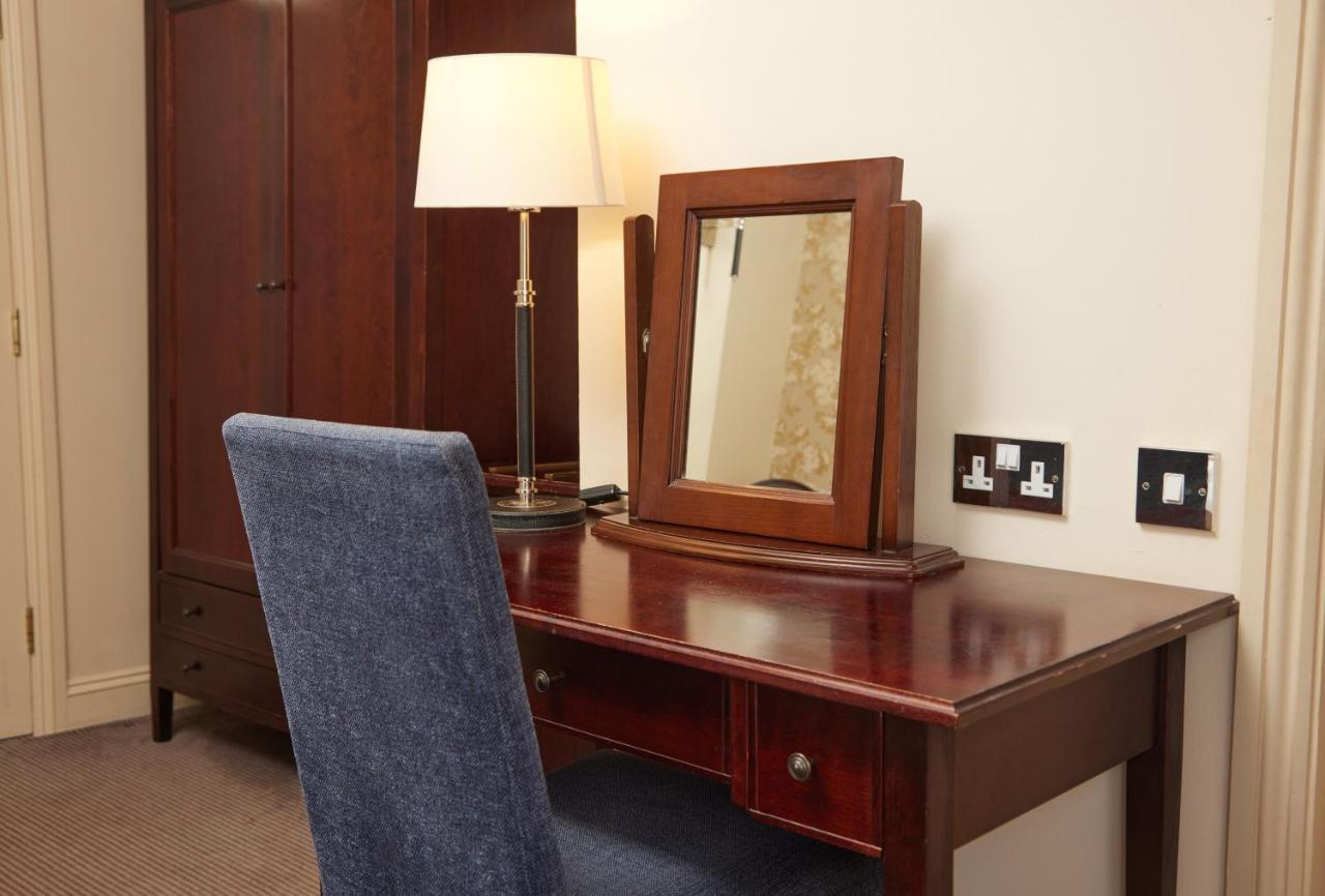 The Bell Hotel Woburn By Greene King Inns エクステリア 写真