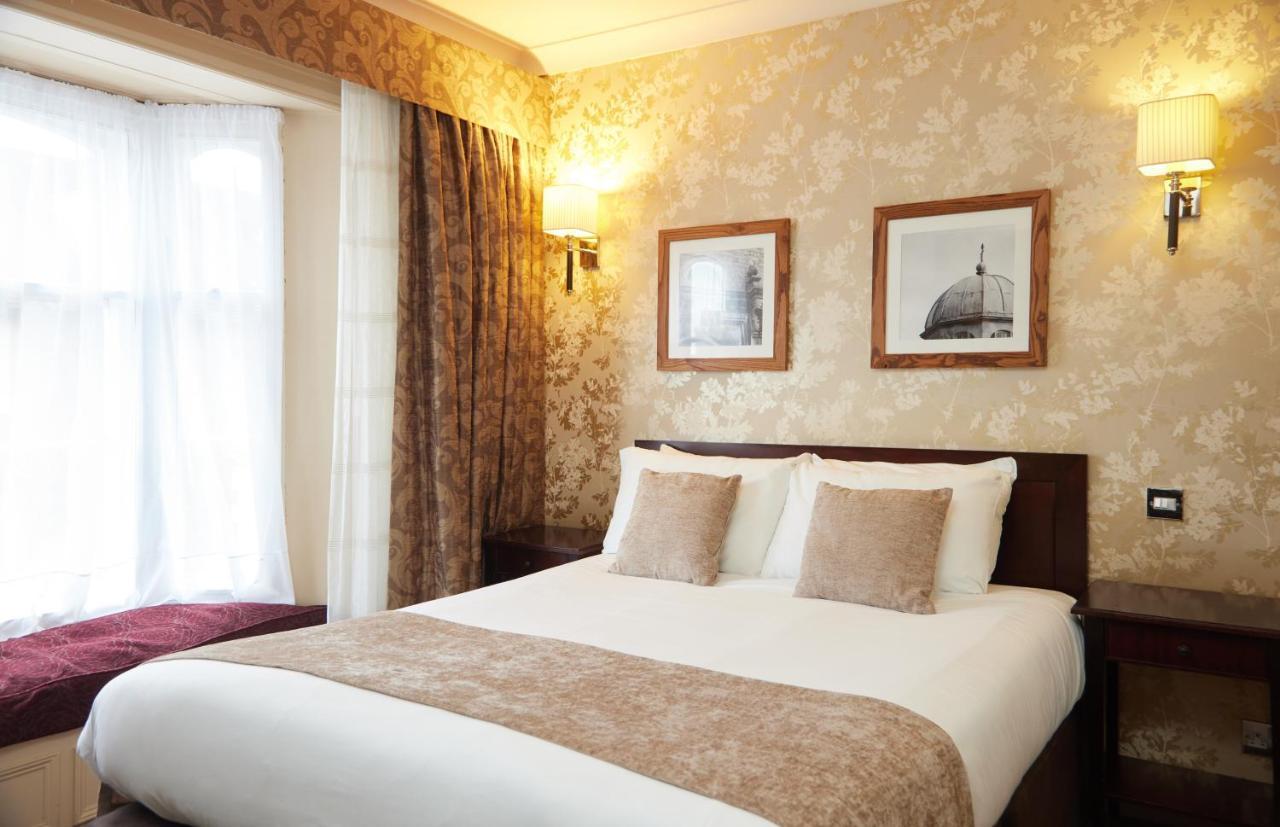 The Bell Hotel Woburn By Greene King Inns エクステリア 写真