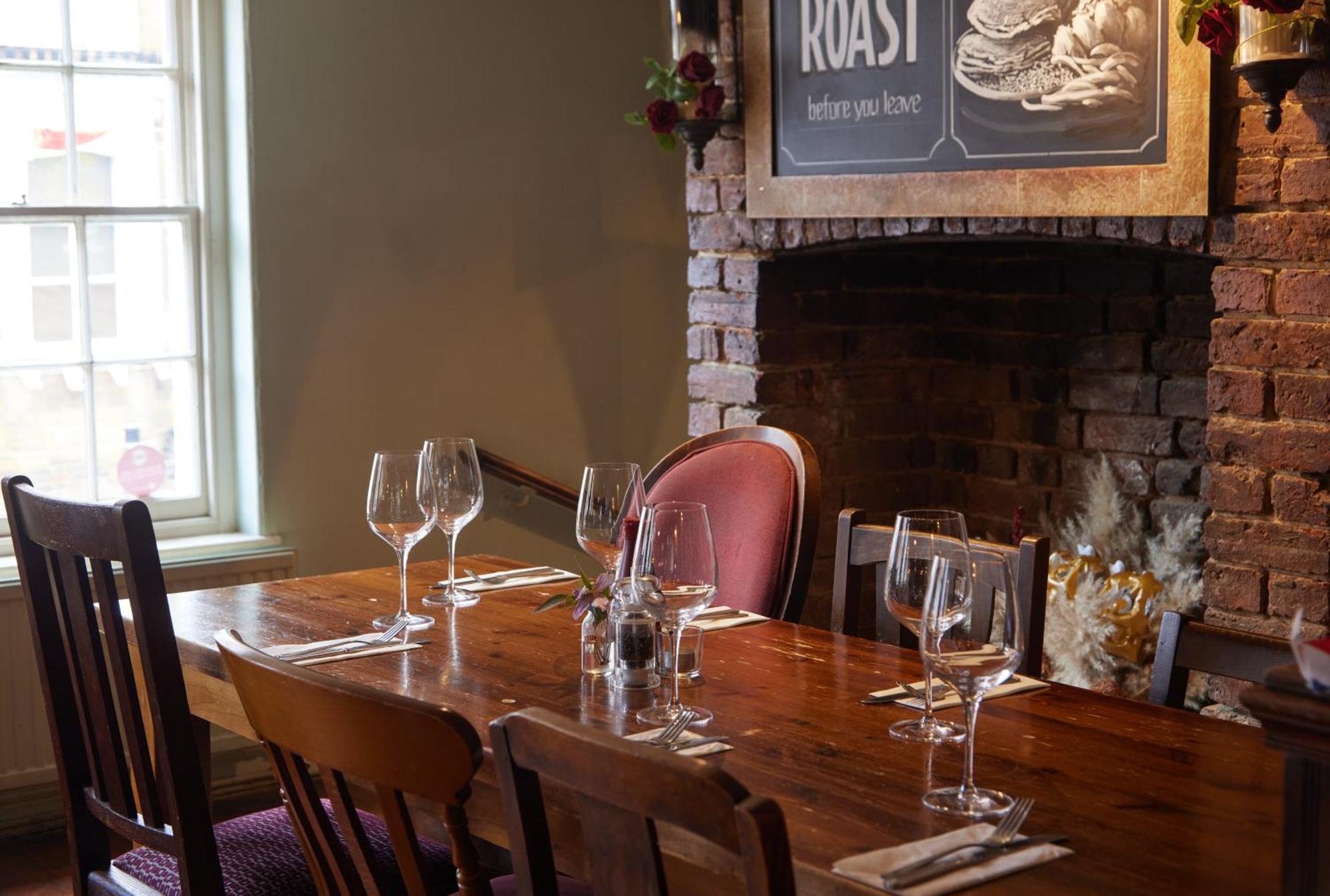 The Bell Hotel Woburn By Greene King Inns エクステリア 写真